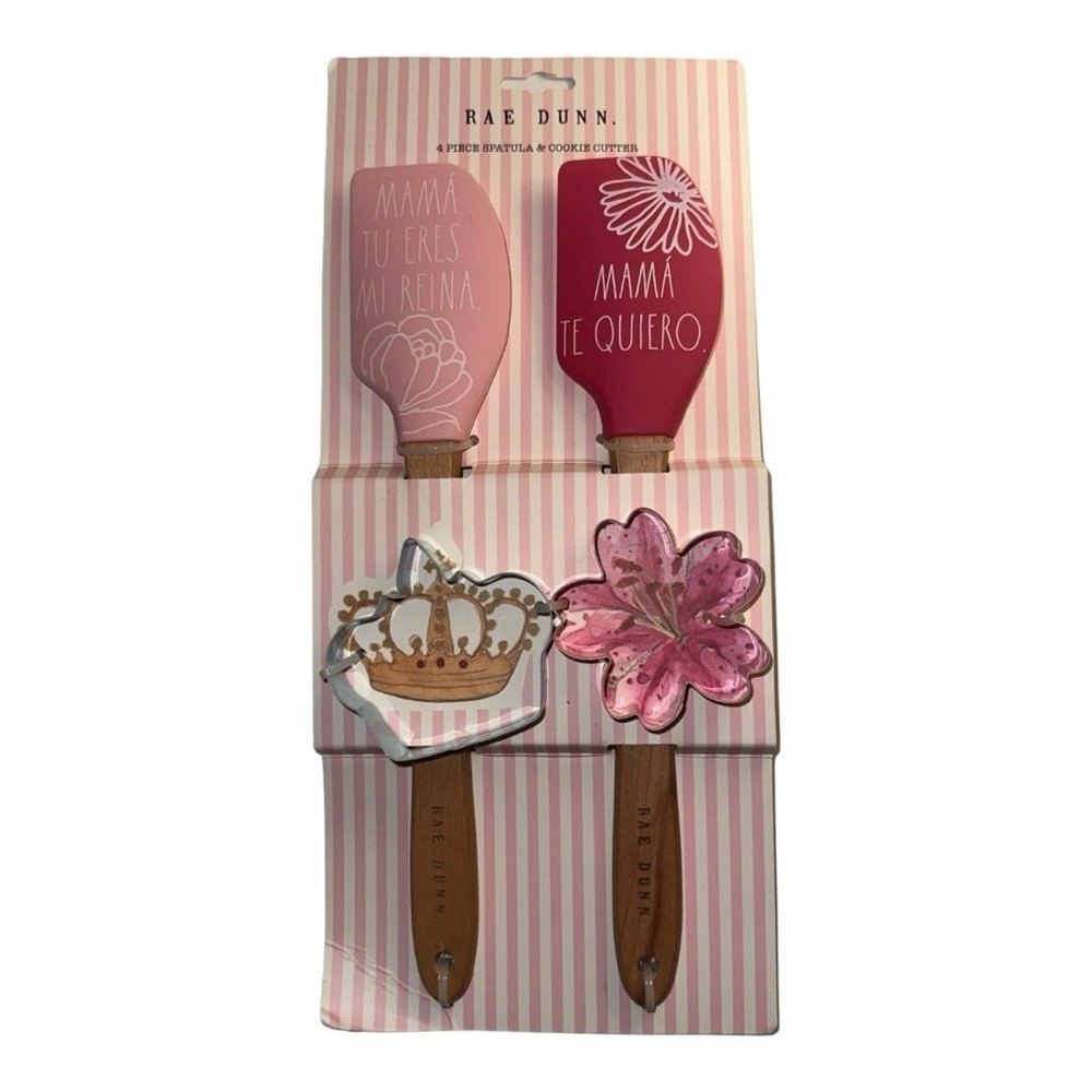 Rae Dunn Mama Spatula & Cookie Cutter Set - Tu Eres Mi Reina Te Quiero